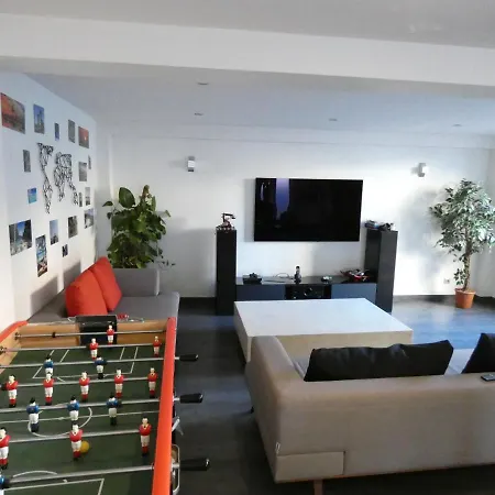 Maison Moderne Et Spacieuse Avec Piscine Villeurbanne