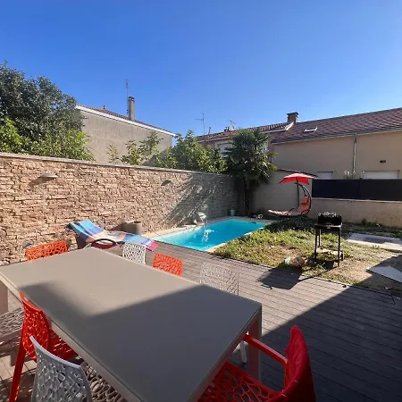 Maison Moderne Et Spacieuse Avec Piscine Villa *