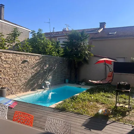Maison Moderne Et Spacieuse Avec Piscine Villa