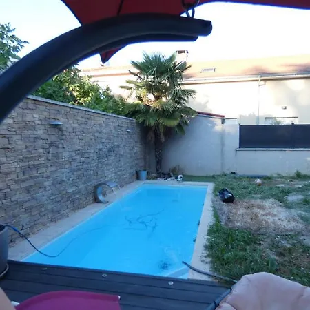 Maison Moderne Et Spacieuse Avec Piscine Villeurbanne